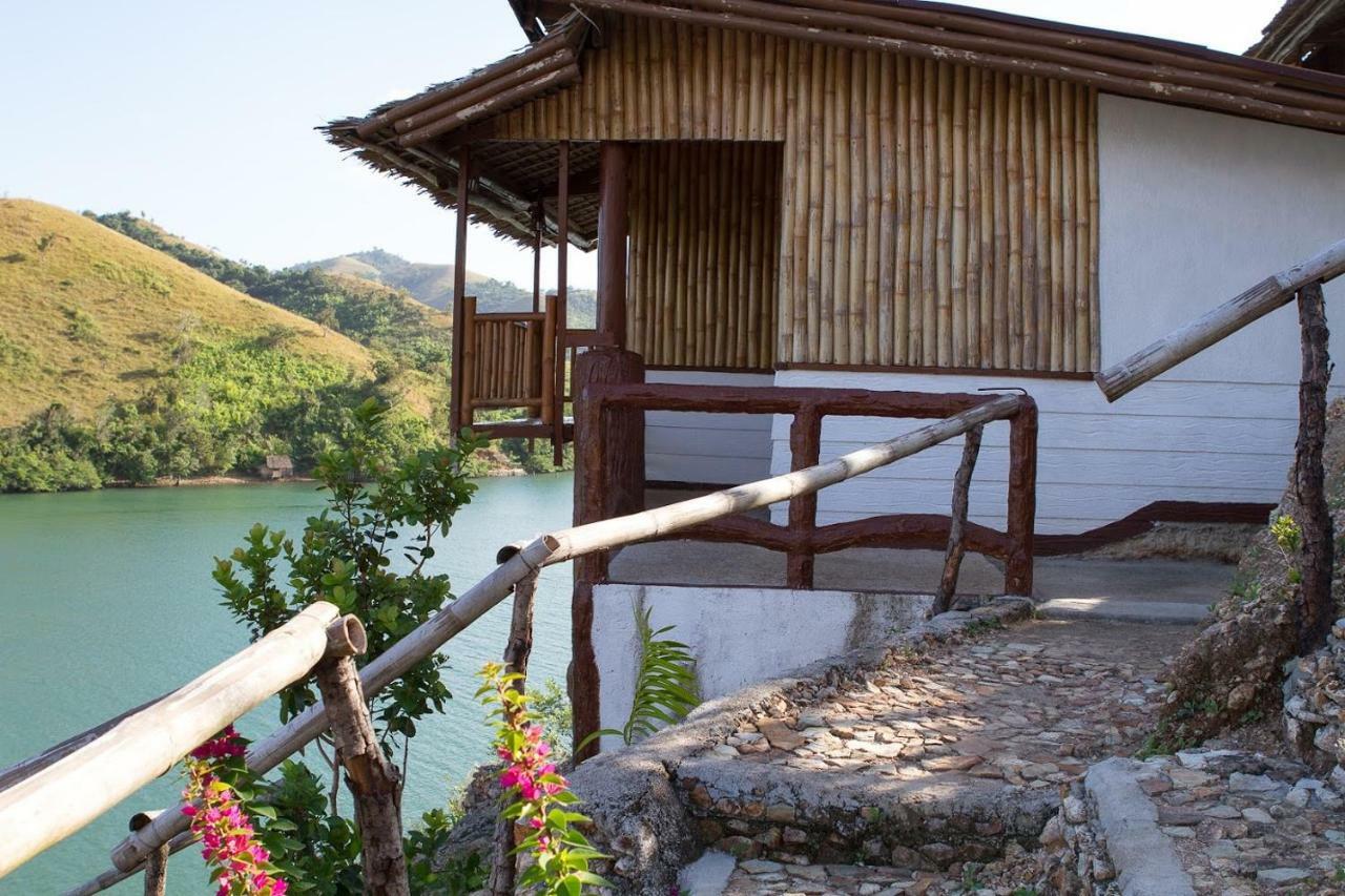 Borac Bay Bungalows Hotel And Resort Экстерьер фото